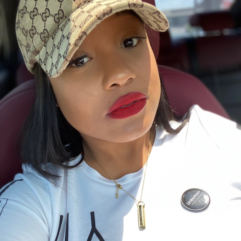 Meet your Posher, Brittney